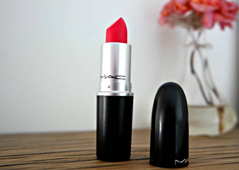 MAC RETRO MATTE RELENTLESSLY RED
