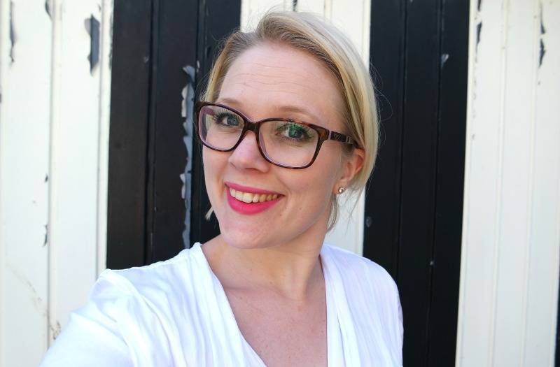 MAC RETRO MATTE RELENTLESSLY RED