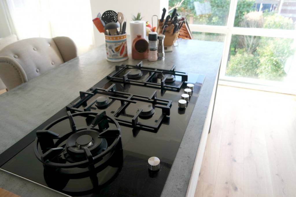 Keuken kvik met betonnen blad KOAK