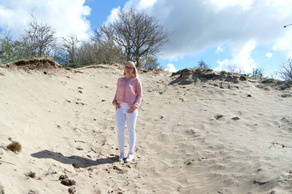 Outfit witte broek met roze blouse Outfit witte broek met roze blouse