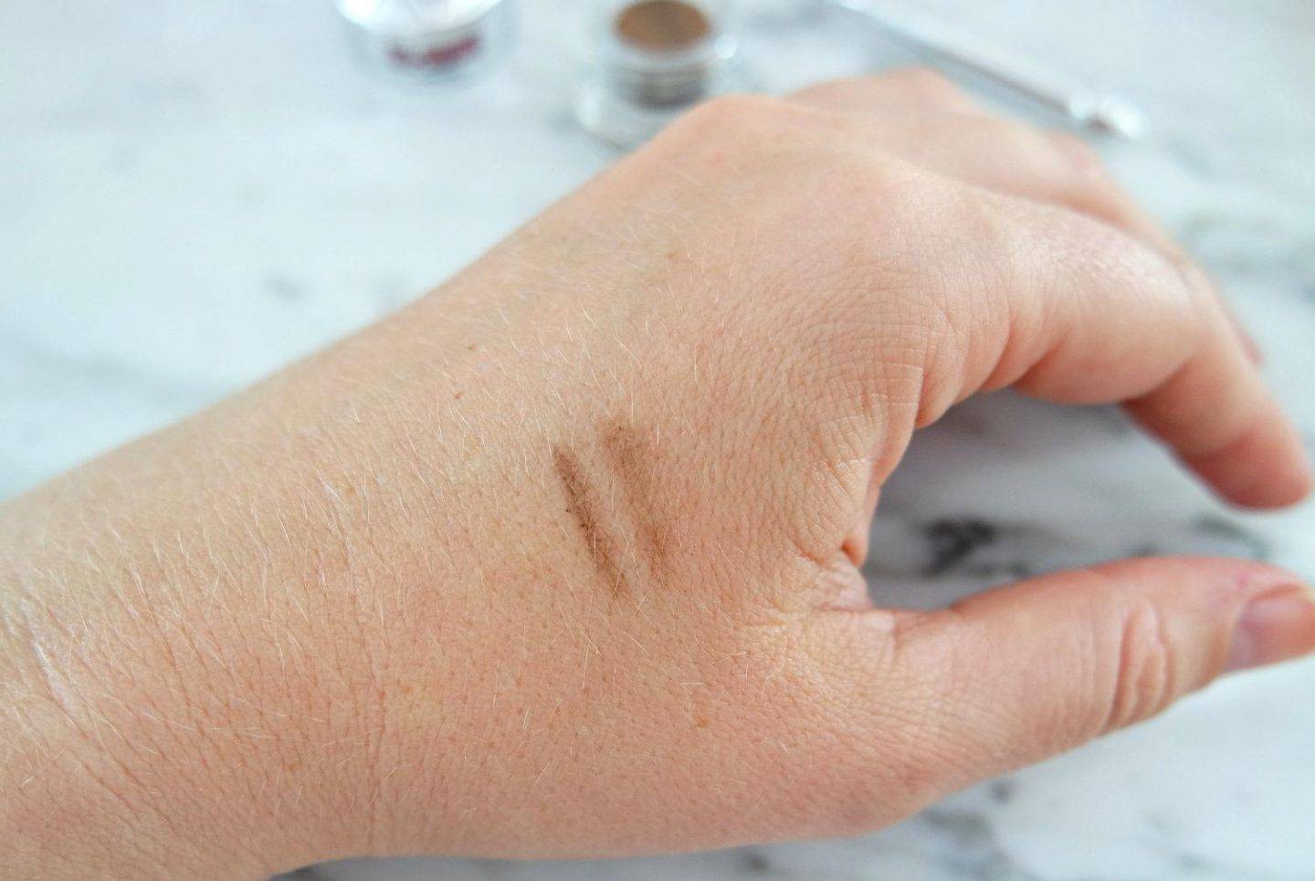 Benefit Ka-Brow! Swatch no 2