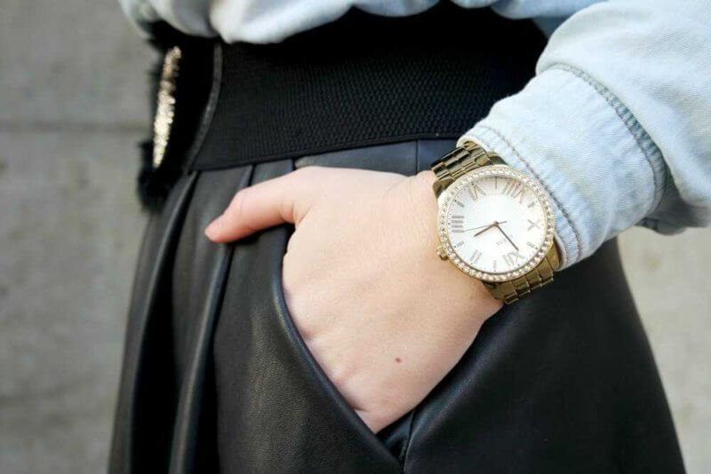 Outfit | Heart of Gold, hartjes panty, lederen rok, spijkerblouse1