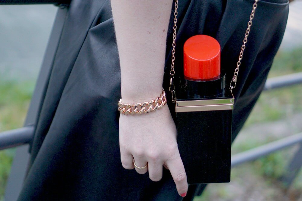 Outfit | Roller skate girl - lipstick tas 1