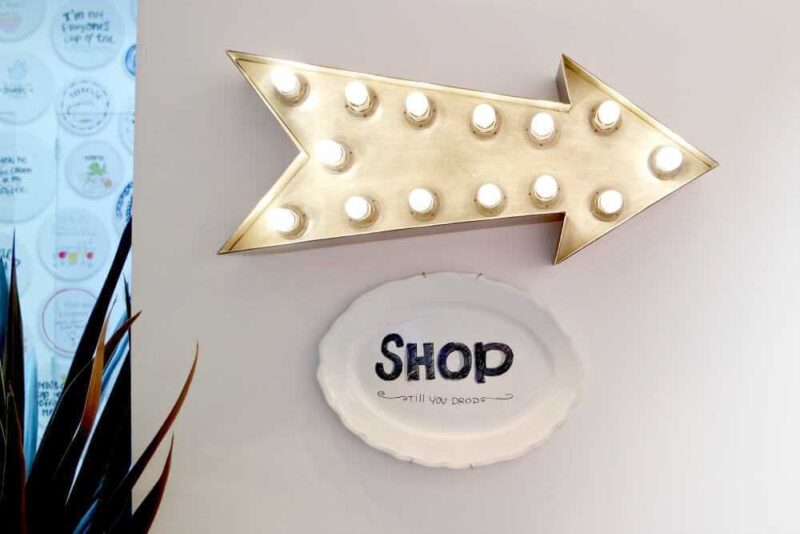 Cafe Blond Amsterdam naar de shop